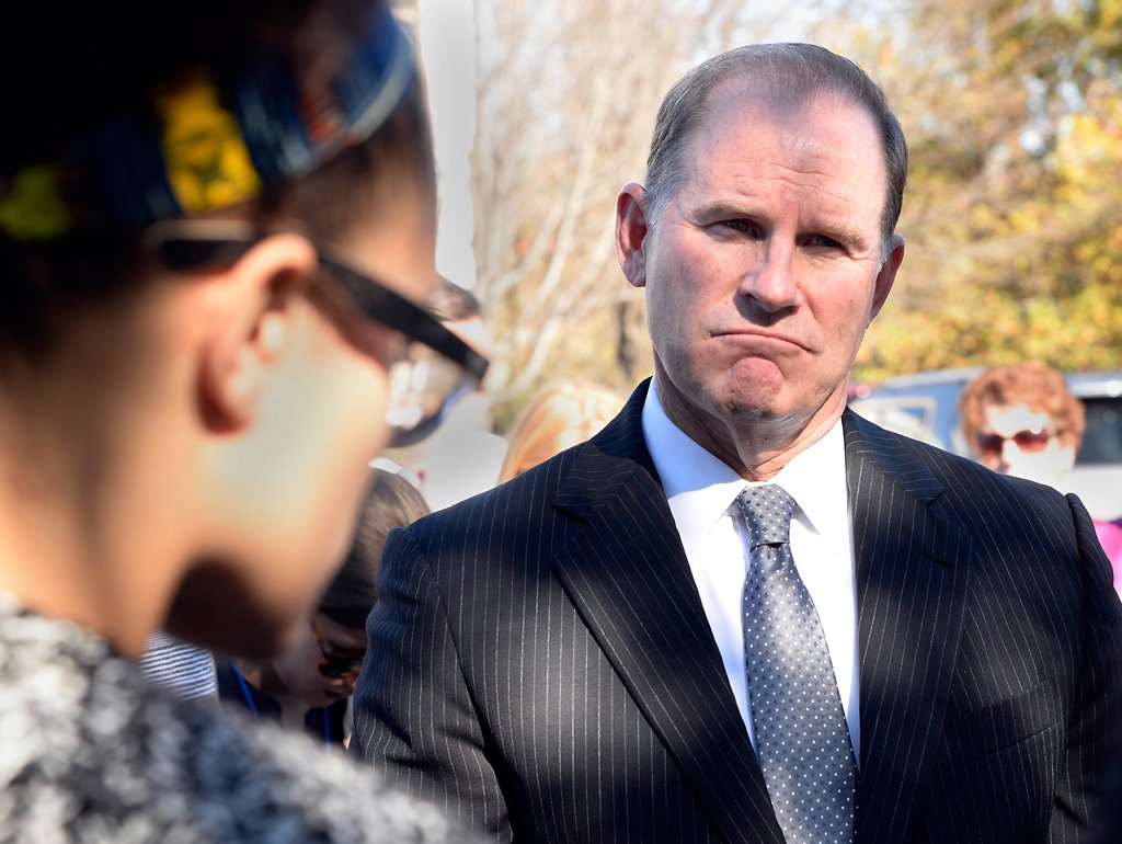 CoMissourian's tweet photo. Watch @UMPrez address a demonstration about @_JonathanButler's #MizzouHungerStrike. https://t.co/5UELrjU80q https://t.co/GB9c6Fyq9o