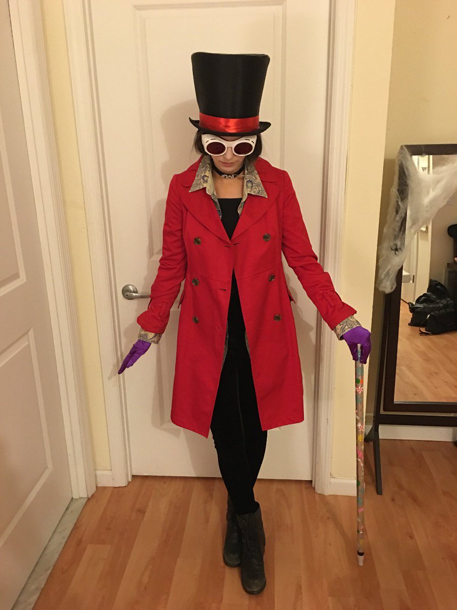 raychillm's tweet photo. Johnny Depp as Willy Wonka #aaHalloween #aaVelvetLeggings #aaShinyHeadband https://t.co/M272EV3E3r