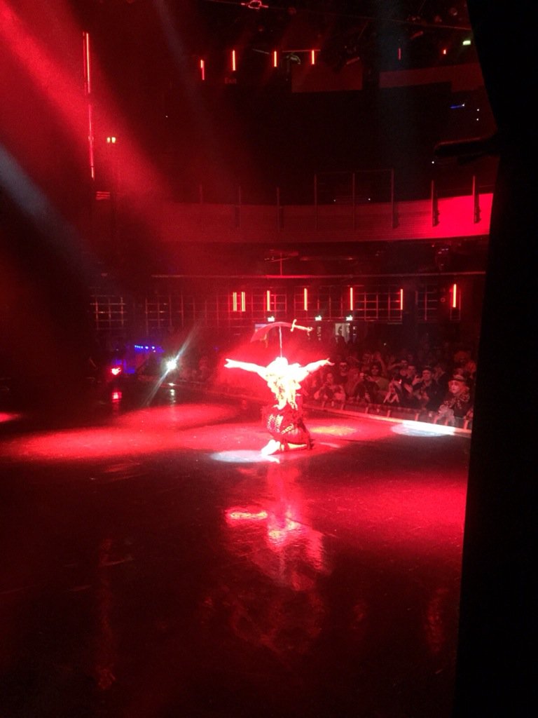 DaniellaDVille's tweet photo. And the show begins, enjoy my opening act. #swordanddagger #sideshow #twistedcircus #halloween https://t.co/sz8sMdxViU