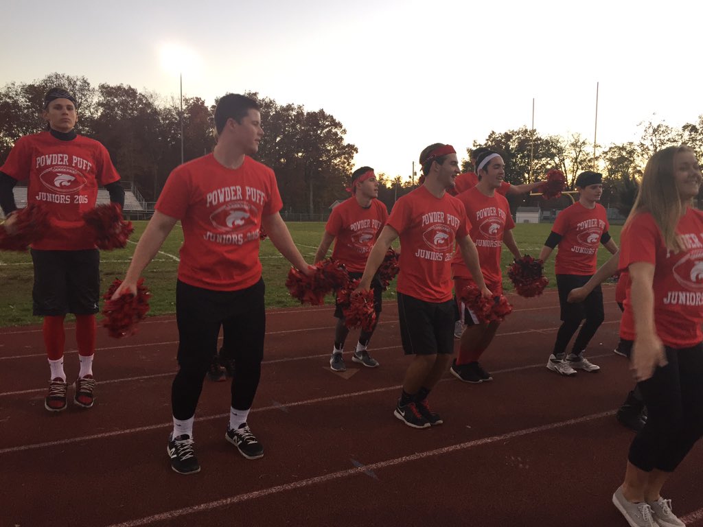 2017JMHS's tweet photo. Your Junior Powder Puff cheerleaders 🐾🎀 https://t.co/Uf4B5YbbjU