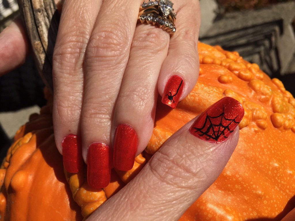 APolishedArt's tweet photo. #nails #nailart #art #halloween #halloweennails https://t.co/39mucvAXhM