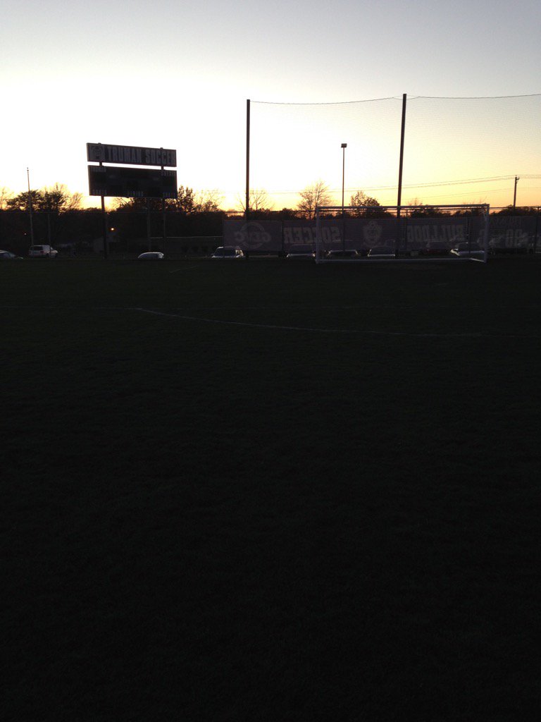 trumanstatewsoc's tweet photo. 5:15pm now. Reason #23 we need lights! #lightthefield https://t.co/UXJjsqnGoy