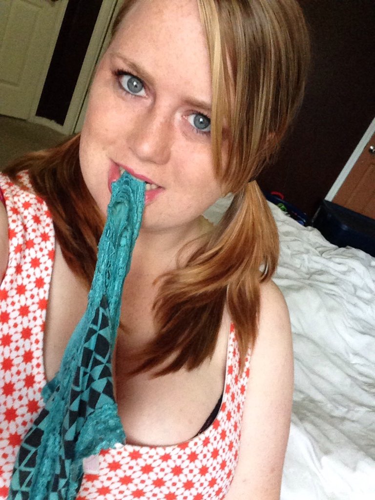 miss_capri92's tweet photo. I'm going to start selling all my personal items. Panties.Bras. Nikes. Shoes.Dirty or clean. Pay via PayPal. Message https://t.co/hZNgAPbgh0