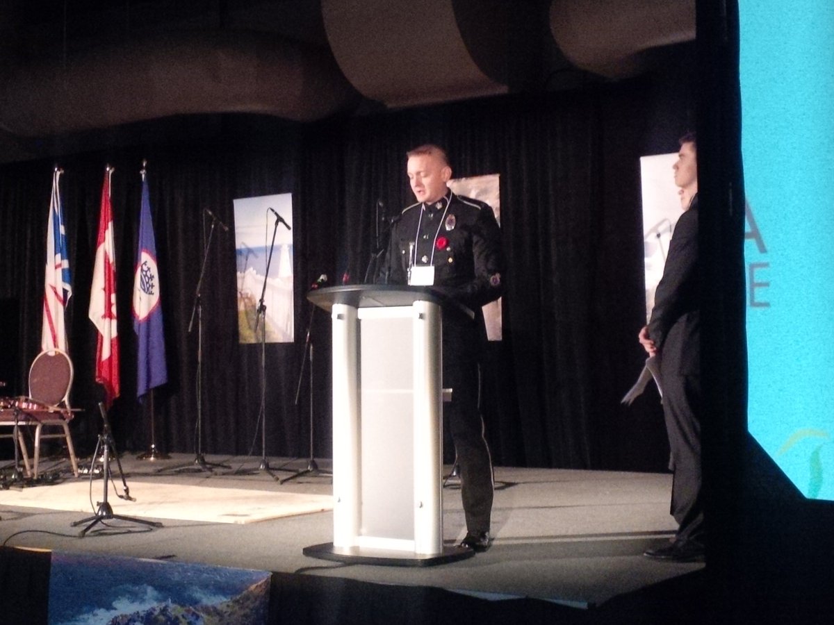 TobyDaBrit's tweet image. Mitchell is now speaking to the youth event about his @dukeofednl experiences #DukeNLGold @RNC_PoliceNL