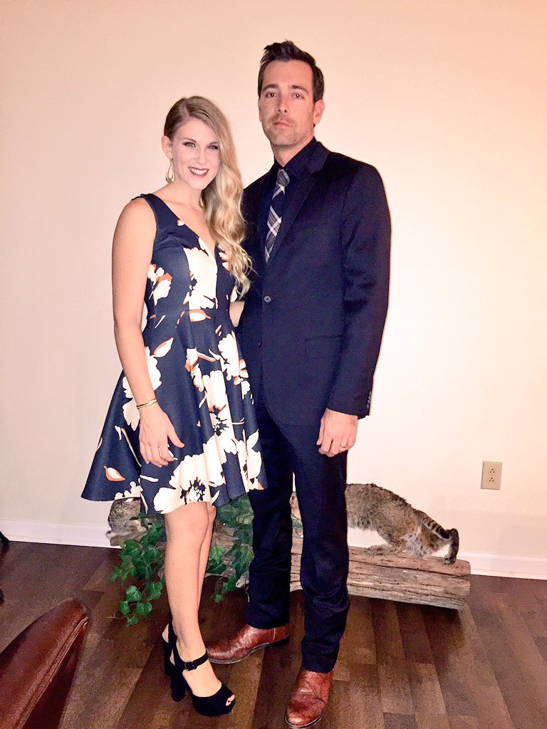 ClaraCalaway's tweet photo. All dressed up for the #2015BMICountryAwards #Nashville #CountryMusic https://t.co/lkxWp3DBS9