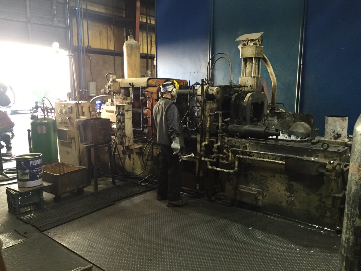 SimalexMfg's tweet photo. This is Kenji, running our hot chamber casting machine with Zinc Alloys. #diecasting #hotchamber #zinc #mfg https://t.co/42iCVLbwvR