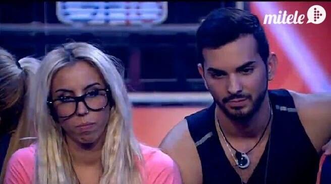 LaChinaNotaria's tweet photo. Cuando estás en neox y salta aquello de "Volvemos en 6 minutos" #GHDirecto #GhMeme #limite4gh16 https://t.co/ItDAtV2H9u