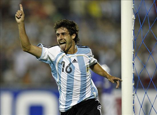 Happy 36th birthday Pablo Aimar - wonderful little player in his prime, shame his return to River didn\t work out 