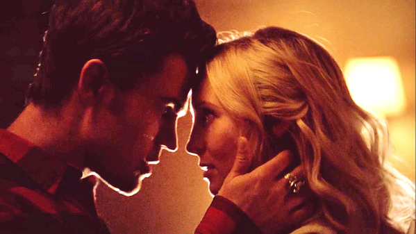 Cangel_SC's tweet photo. #Steroline #ForeheadTouch https://t.co/hUurWZAGhP