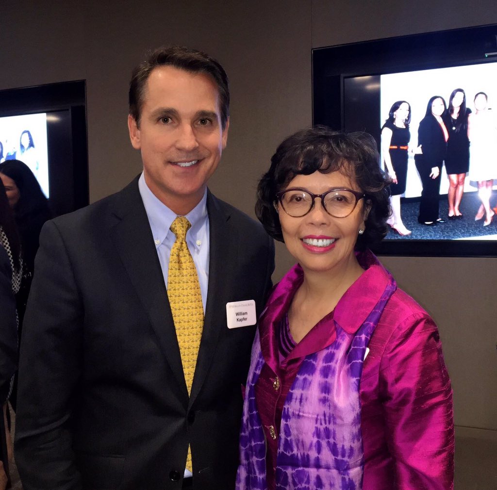 USPAACC_NE's tweet photo. .@USPAACC_EF National President Susan Allen with @jpmorgan @BillKapfer at #Top10awards #nyc https://t.co/kQbEeK9dLS