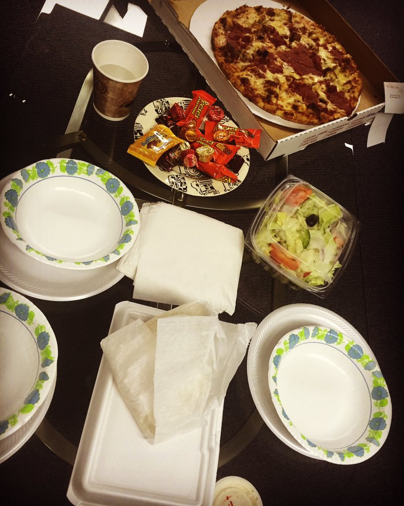 sparkthenews's tweet photo. Pre-Election Night Feast! #SparkTheFeast #SparkBreak #SparkTheRace https://t.co/p1pzeuPt6c