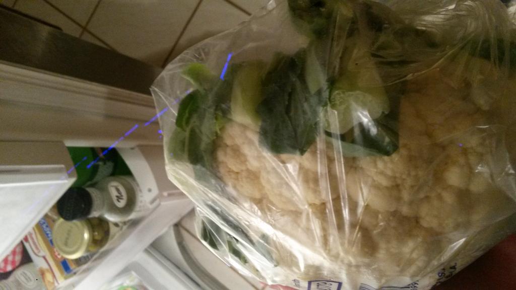 jaydenbennett5's tweet photo. When your brother tries to use the green part of cauliflower as lettuce. https://t.co/kObQ138WFw