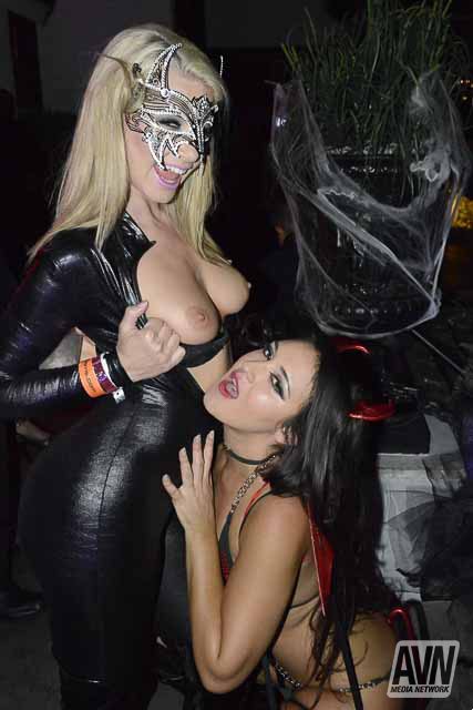 Halloween @AnikkaAlbrite  @AVNHalloween @JoannaAngel @MickBluexxx @KyliexKalvetti https://t.co/4gsS9<a class="tags" href="/tag/anikkaalbrite">@anikkaalbrite</a><a class="tags" target="_blank" title="On Twitter" href="/?out=eyJ0eXAiOiJKV1QiLCJhbGciOiJIUzUxMiJ9.eyJpYXQiOjE3MjUxMjQ2NzQsImlzcyI6InR3cG9ybnN0YXJzLmNvbSIsIm5iZiI6MTcyNTEyNDY3NCwiZXhwIjoxNzU2NjYwNjc0LCJyZWRpcmVjdF91cmwiOiJodHRwczovL3R3aXR0ZXIuY29tL0FWTkhhbGxvd2VlbiJ9.Jn2fGKs-_7qRfJ-NYWmcDAFnGqz33T8MW2x4G2Wr1B5yBLZaJU6cfX7BrRTFkV7SG9mCpM3I1VOuJgxdwpuJkA">@AVNHalloween</a><a class="tags" href="/tag/joannaangel">@joannaangel</a><a href="/tag/grateful"class="tags"><span>#grateful</span></a><a href="/tag/superstars"class="tags"><span>#superstars</span></a><a href="/tag/legendary"class="tags"><span>#legendary</span></a>