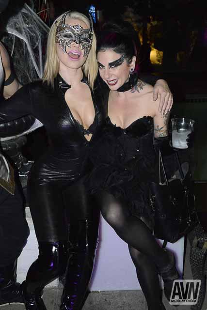 Halloween @AnikkaAlbrite  @AVNHalloween @JoannaAngel @MickBluexxx @KyliexKalvetti https://t.co/4gsS9<a class="tags" href="/tag/anikkaalbrite">@anikkaalbrite</a><a class="tags" target="_blank" title="On Twitter" href="/?out=eyJ0eXAiOiJKV1QiLCJhbGciOiJIUzUxMiJ9.eyJpYXQiOjE3MjUxMjQ2NzQsImlzcyI6InR3cG9ybnN0YXJzLmNvbSIsIm5iZiI6MTcyNTEyNDY3NCwiZXhwIjoxNzU2NjYwNjc0LCJyZWRpcmVjdF91cmwiOiJodHRwczovL3R3aXR0ZXIuY29tL0FWTkhhbGxvd2VlbiJ9.Jn2fGKs-_7qRfJ-NYWmcDAFnGqz33T8MW2x4G2Wr1B5yBLZaJU6cfX7BrRTFkV7SG9mCpM3I1VOuJgxdwpuJkA">@AVNHalloween</a><a class="tags" href="/tag/joannaangel">@joannaangel</a><a href="/tag/grateful"class="tags"><span>#grateful</span></a><a href="/tag/superstars"class="tags"><span>#superstars</span></a><a href="/tag/legendary"class="tags"><span>#legendary</span></a>