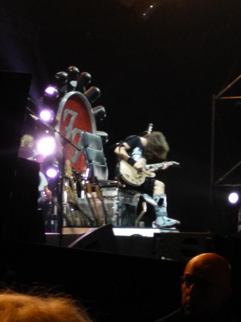 Barrylindon's tweet photo. Che carica! Grandi @foofighters! #rockin1000 https://t.co/HToASHwkuL