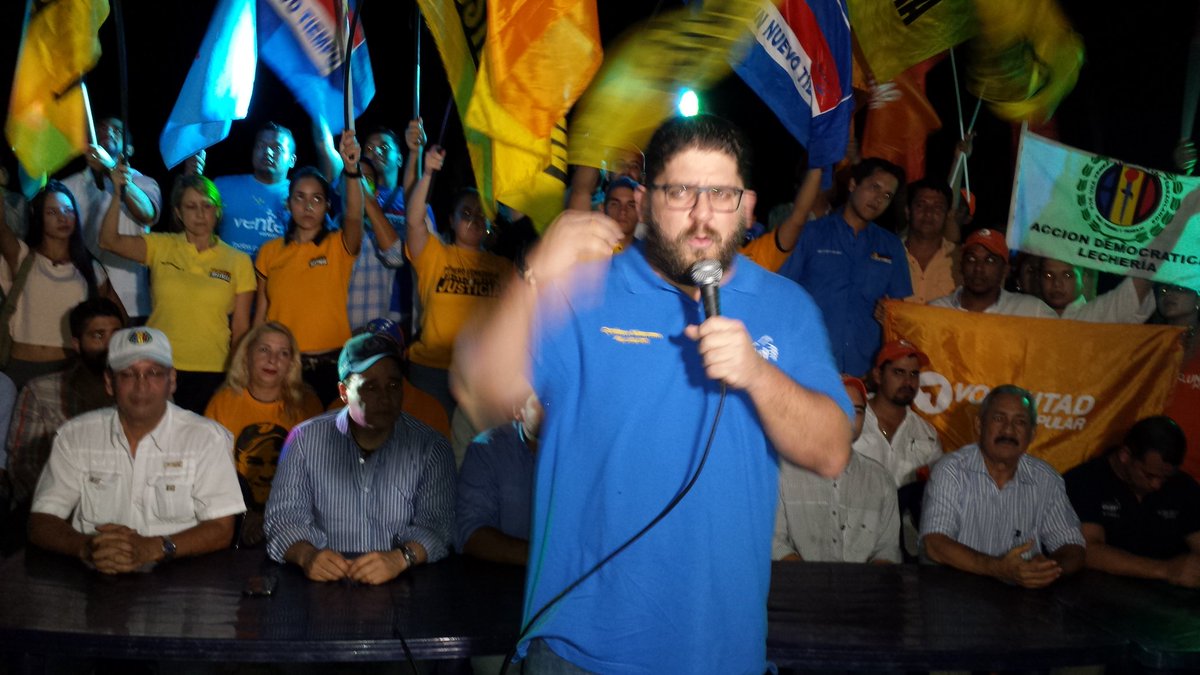 CordovaLuis28's tweet photo. "Triunfo de @ArmandoArmas en #Lecheria con más de 20mil votos de diferencia"; dijo jefe de campaña @GustavoMarcano https://t.co/Z9L6GLVVqe