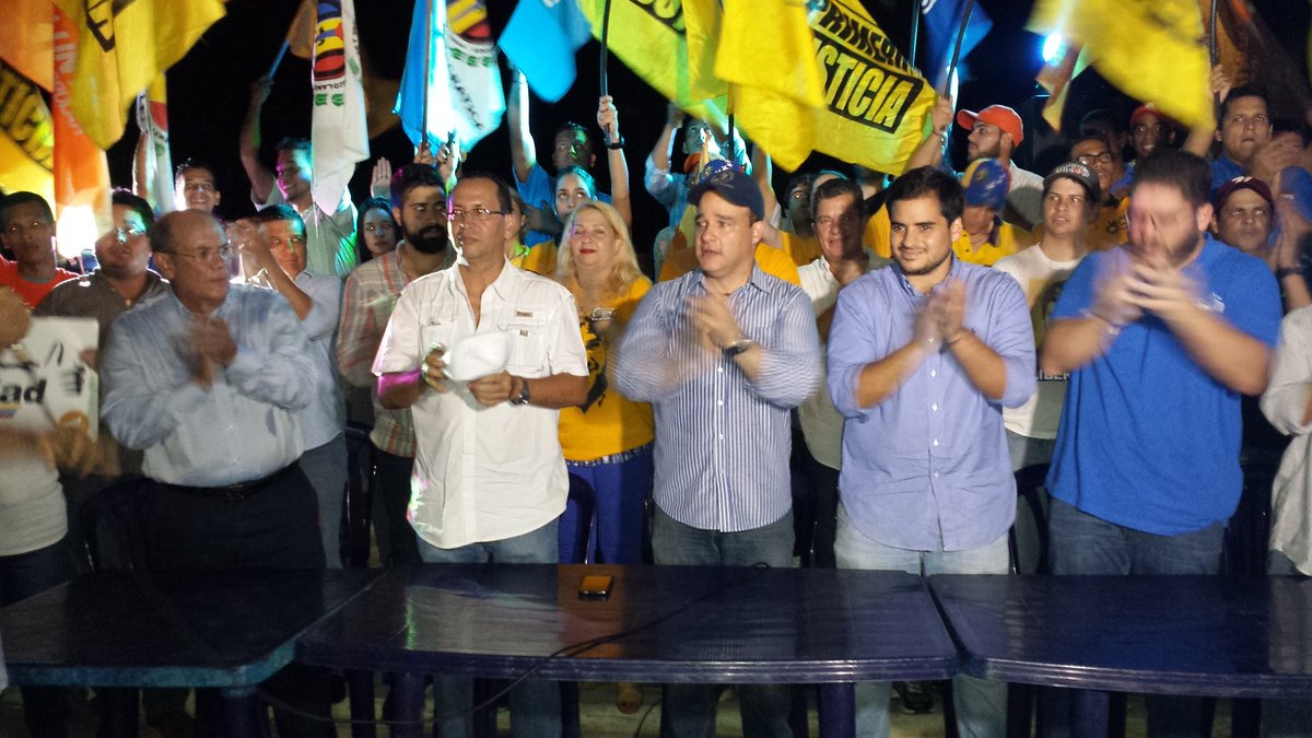 CordovaLuis28's tweet photo. "Triunfo de @ArmandoArmas en #Lecheria con más de 20mil votos de diferencia"; dijo jefe de campaña @GustavoMarcano https://t.co/Z9L6GLVVqe
