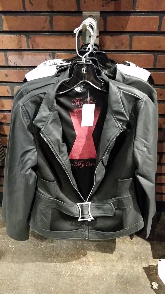 HBMitcHellChild's tweet photo. @whereisnatasha Found these jems in Hot Topic! https://t.co/V9UMKTd9SC