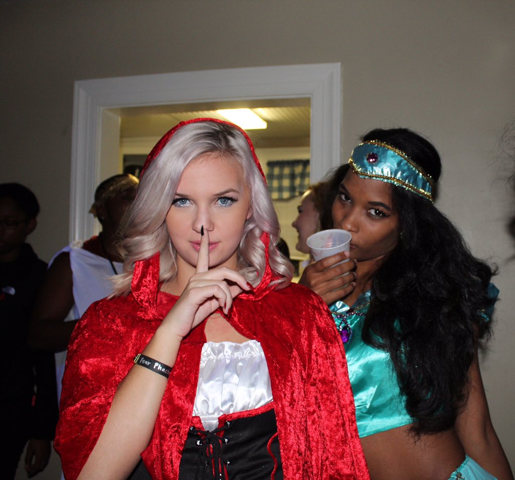 _madinicole's tweet photo. Happy not Halloween https://t.co/WJt53ibTEn