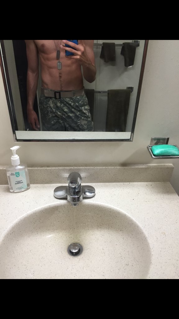 TMarks96's tweet photo. Kinda miss getting up at 4 every morning but then again I'd rather sleep in๐ been out of the gym a while #tinytyler https://t.co/qHzvTVq8TY