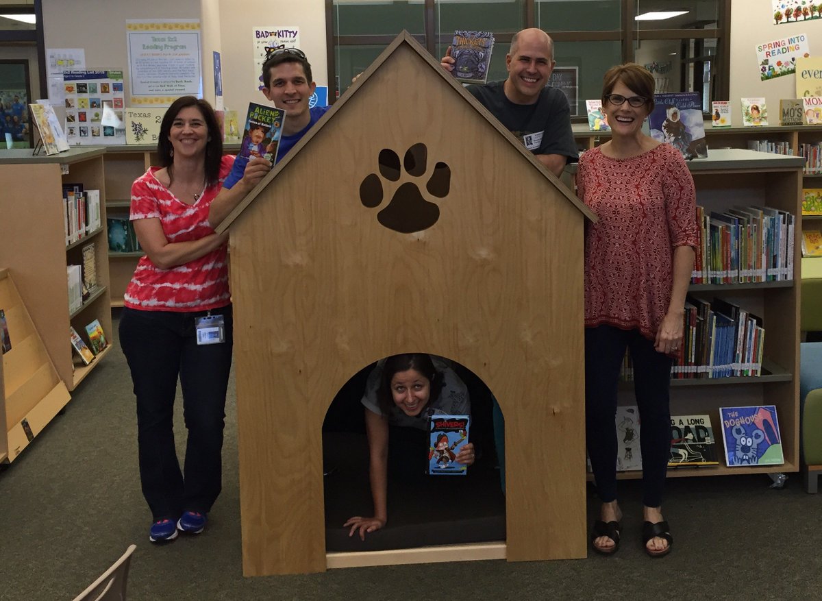 LibraryShellyL's tweet image. Just another great day in the Library. #ILoveMyJob