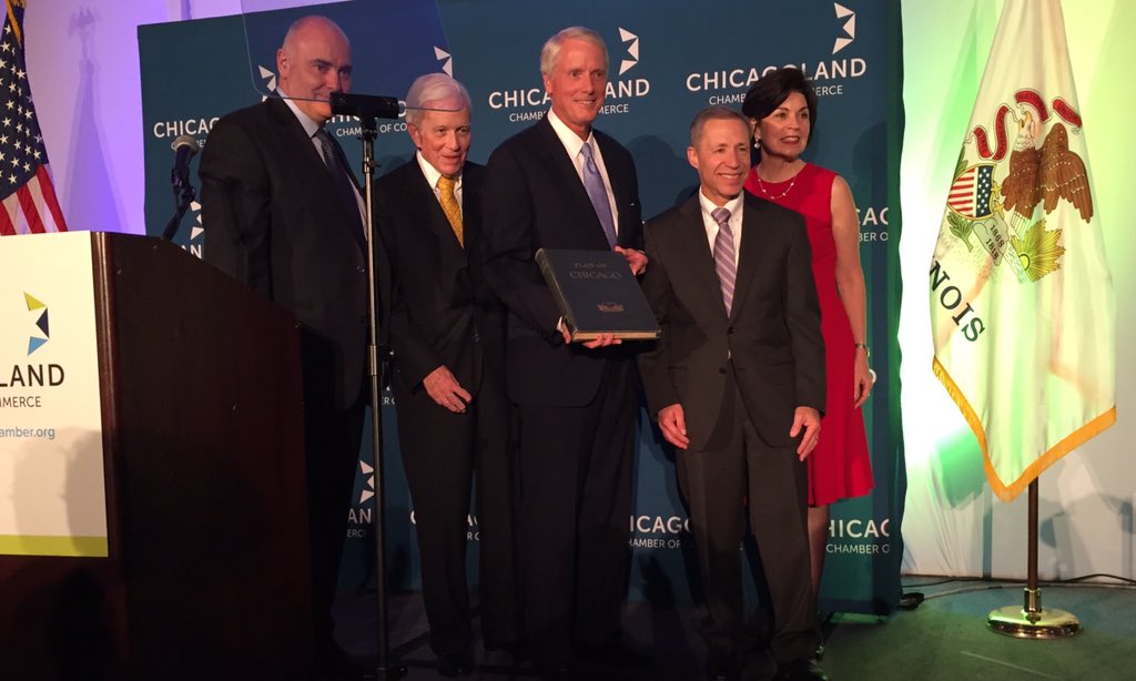 ChicagolandCmbr's tweet image. And the man of the night - 2015 Burnham Award honoree Rick Waddell of @NorthernTrust! #BurnhamDinner