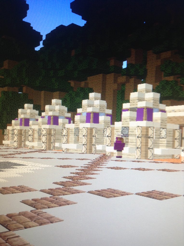 MCDreamUS's tweet image. The cast is already ready for members to come! Magic is in the air while builders work hard! To make dreams happen!