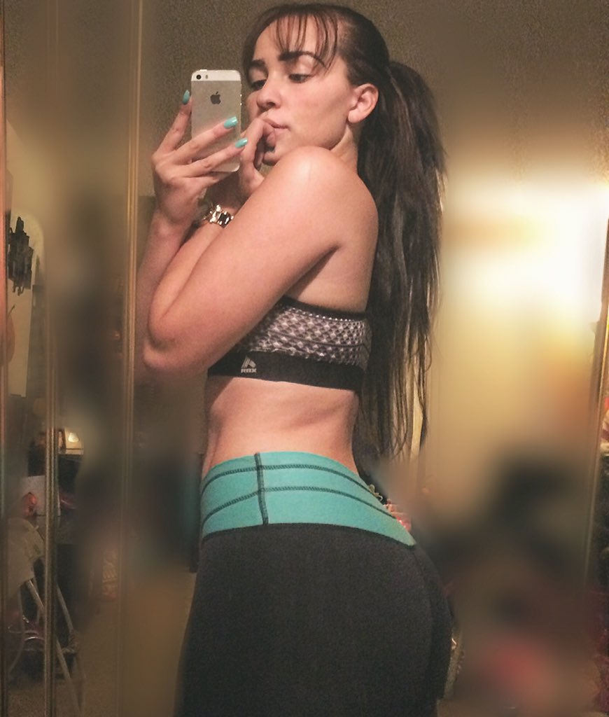 alisughhh's tweet photo. working on my health, working on my wealth, working on my peace of mind #12hourworkdays #6dayworkweeks #stillworkout https://t.co/fMh7U0crge