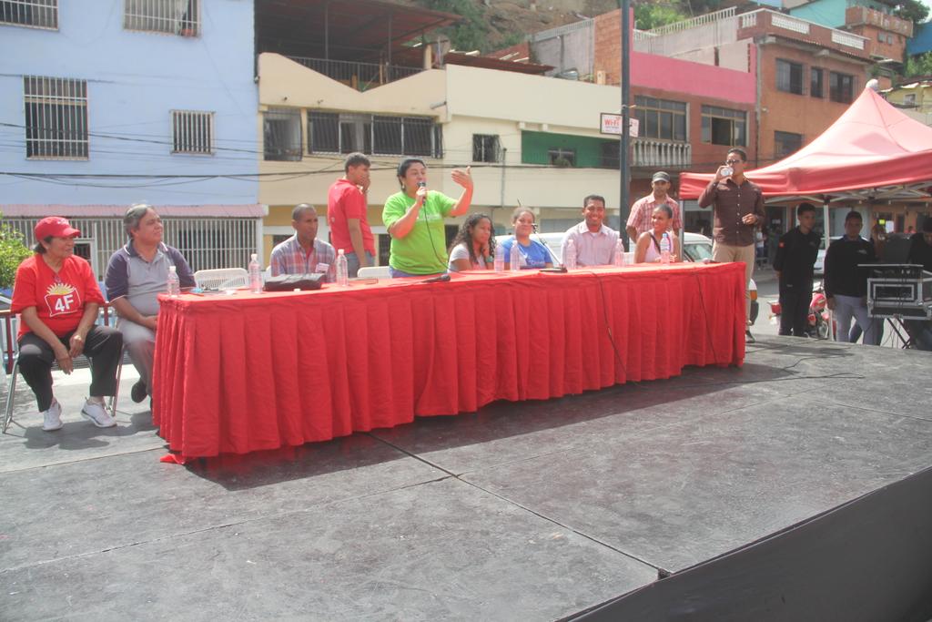 ZulayAguirre's tweet photo. Con guerra económica, las pensiones para nuestros adultos mayores, seguirán aumentándose. #EnContactoConMaduroNro45 https://t.co/6crCFGTK3S