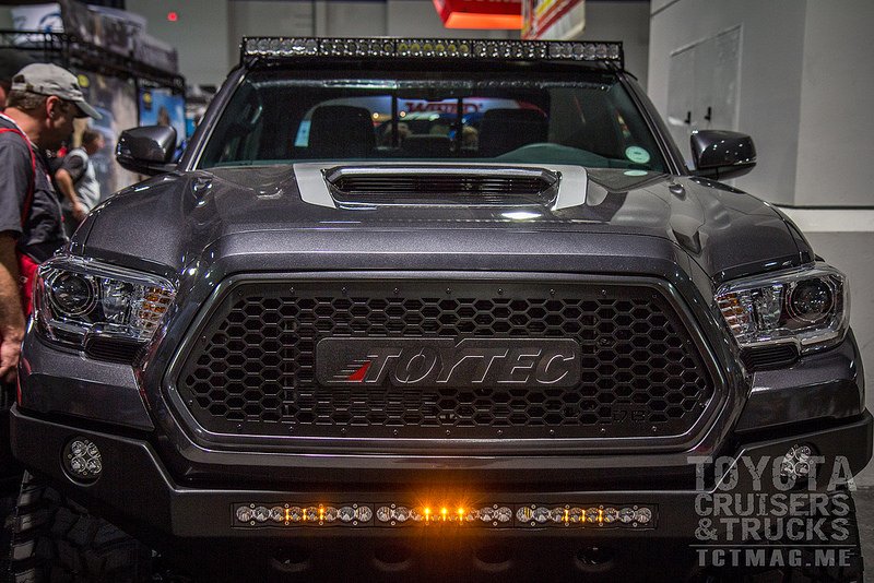 tct_magazine's tweet photo. We're #LIVEatSEMA 2015 and found some amazing trucks already! https://t.co/wx1iMKDTeE #toyotanation #thetoyotamag https://t.co/ybzY4Y1esi