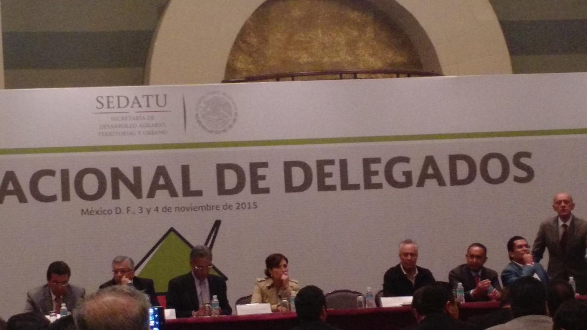 MerloIsabel1's tweet photo. Preside el Taller Nacional de Delegados de #Sedatu  la Sria Mtra @Rosario_Robles_ para @Mover_Mexico. https://t.co/H3esUIyl1W