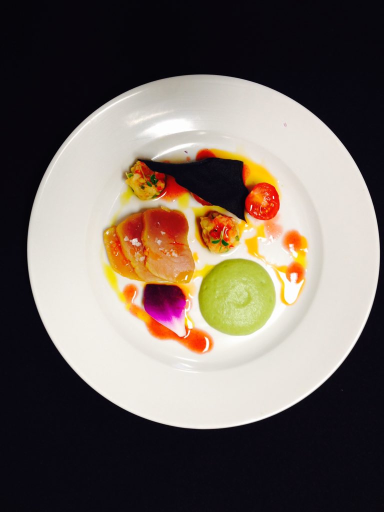 RogelioChef's tweet photo. Passion fruit cured tuna, langoustine aguachlile, edamame foam, miso leaf. @GMPCalgary @AlloyRestaurant https://t.co/NPFuYhNqxc