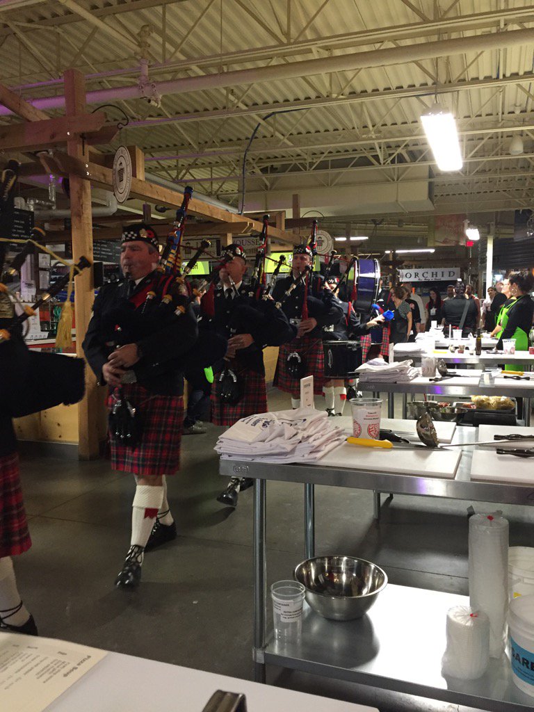 PoppyOna's tweet photo. #huginabowl The Calgary Police Pipe Band was awesome! https://t.co/K0Xixh7JWB