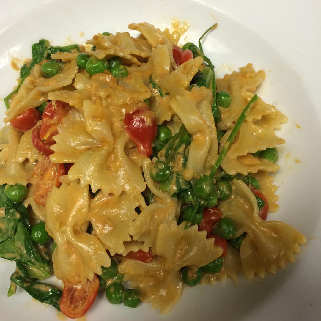 Table926's tweet photo. Bowtie pasta special with uni-meyer lemon sauce, english peas, grape tomatoes &amp; pea tendrils. #youstayhungrysd https://t.co/XJzbhnbOrL