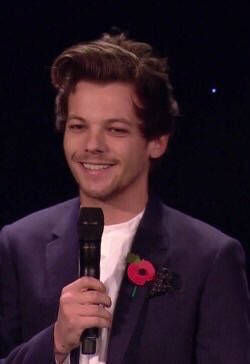 alaanpiris2's tweet photo. The boys on the awards #MITS2015 in London (02.11.2015) (6-9)
@onedirection Artist Of The Year #AMAs https://t.co/lSRH2rjAQZ