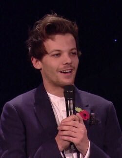 alaanpiris2's tweet photo. The boys on the awards #MITS2015 in London (02.11.2015) (6-9)
@onedirection Artist Of The Year #AMAs https://t.co/lSRH2rjAQZ