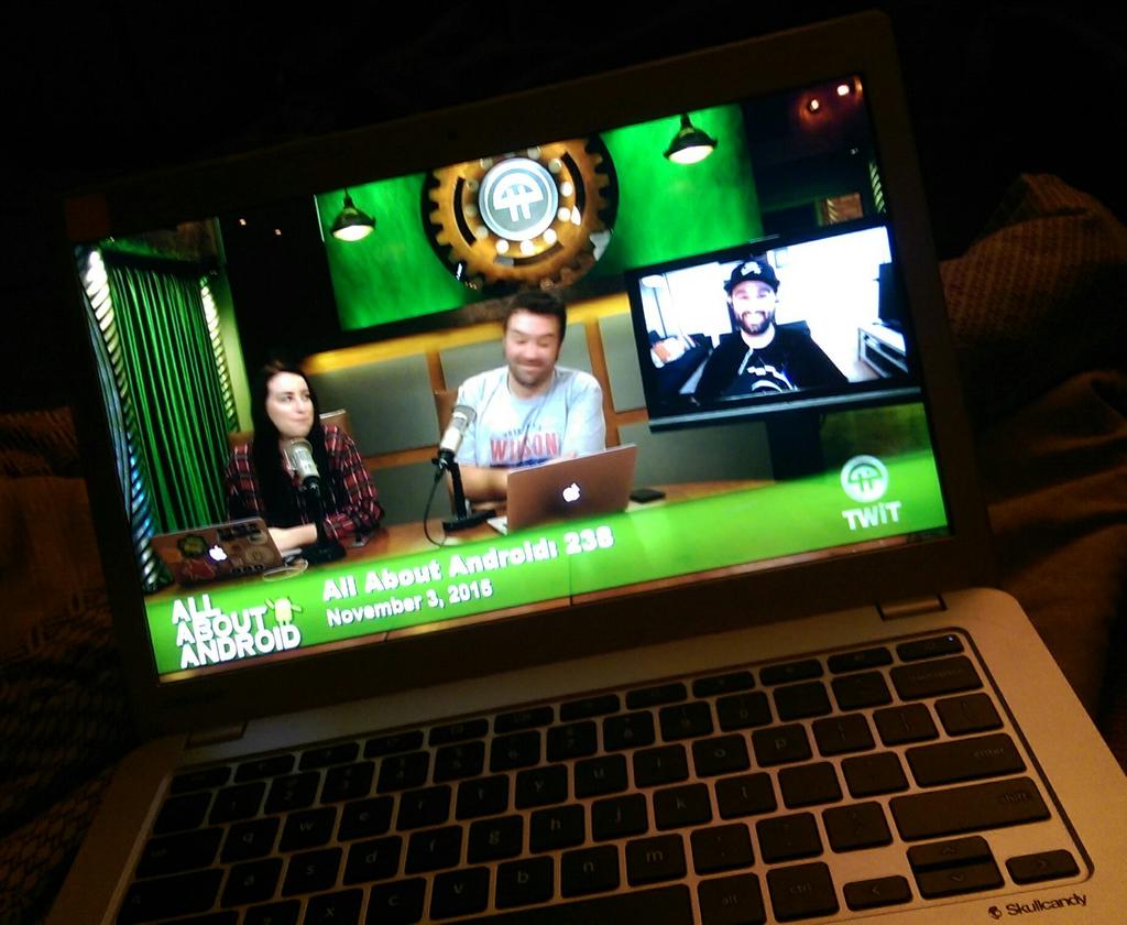 rubofthegreen's tweet photo. Watching @androidshow on my new chromebook. @ronxo @ohthatflo https://t.co/pgVfz3JU6m