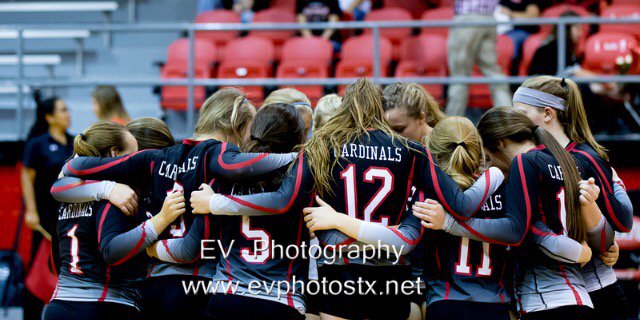meredithefird's tweet photo. i love my team so much. this was the most fun and perfect season with yall. im gonna miss it so much!!! https://t.co/VXjxsKr2Nn