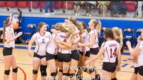 meredithefird's tweet photo. i love my team so much. this was the most fun and perfect season with yall. im gonna miss it so much!!! https://t.co/VXjxsKr2Nn