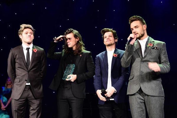 #NEW || pictures of the boys at the awards show yesterday #MITAwards -A