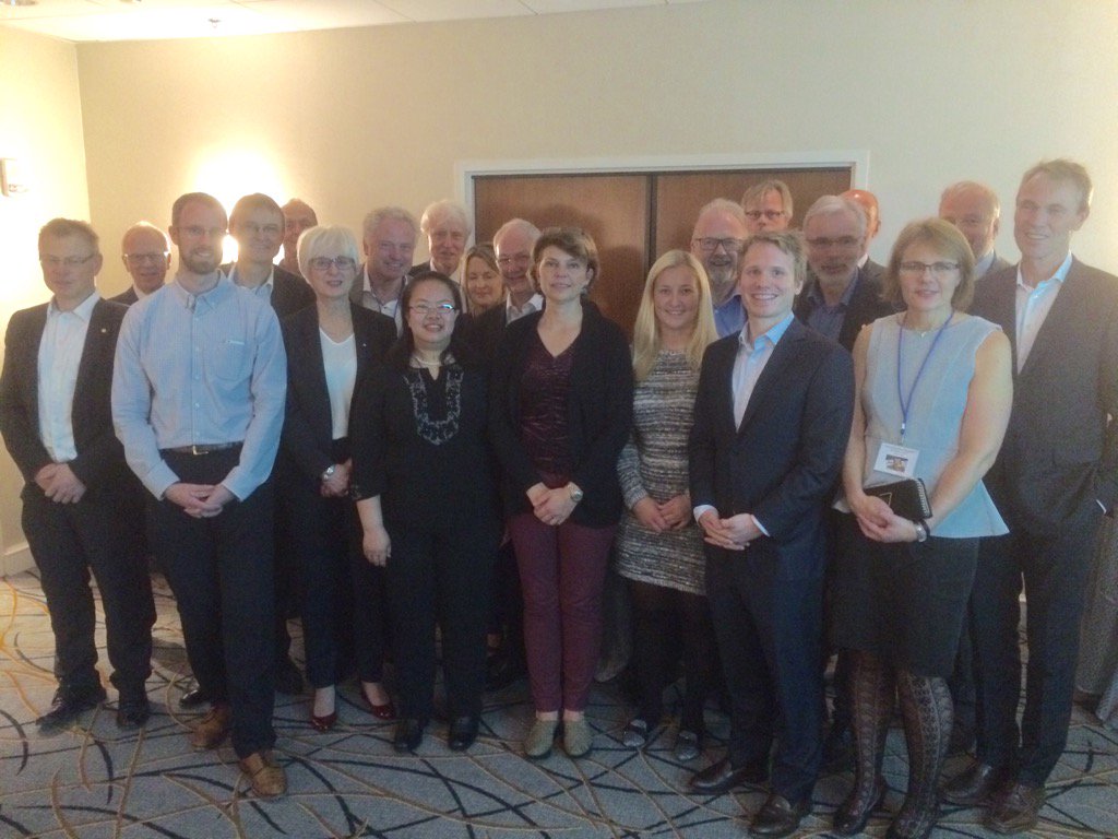 oyvins's tweet photo. Idéer, erfaringer og meninger utveksles mellom NTNU alumner og NTNU-ansatte i Boston. #NTNUalumni #Rektormøte #TSW15 https://t.co/pP69pxlwZ8
