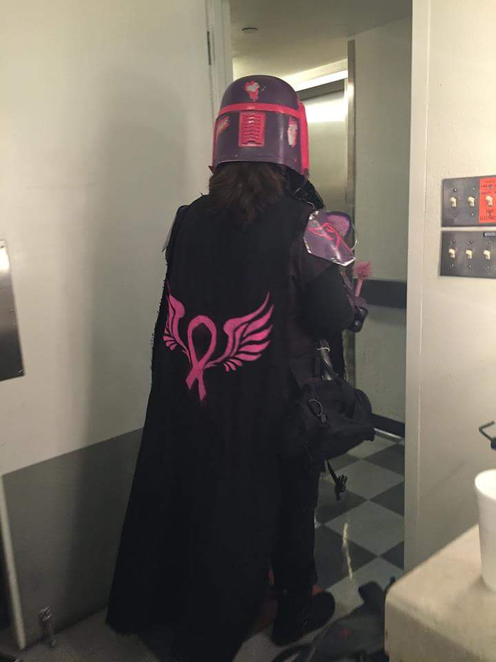 yickythemando's tweet photo. Awesome picture of @pinkmando. love the Cape @RealFPJr @vanmarshall @tiyasircar @blumspew @SarahMGellar #pinkmando https://t.co/jtNwQAU862