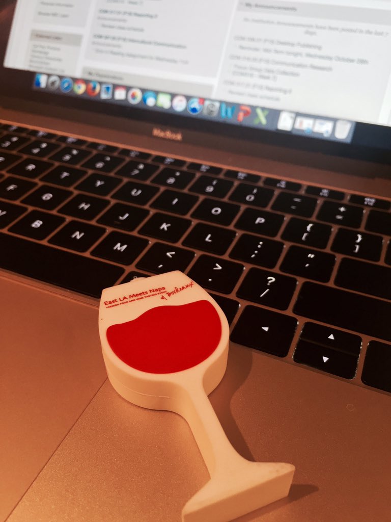 HillaryVilleno's tweet photo. I will admit, my most prized possession would have to be my 🍷 wine shaped flash drive. #badassproblems https://t.co/fDDYAwERsj