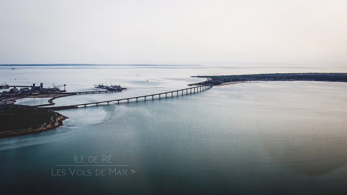 volsdemax's tweet image. Même plus besoin de présenter cette île et son pont :) fb.me/6XxUaX8iQ 
@Ilederetourisme @iledere_17