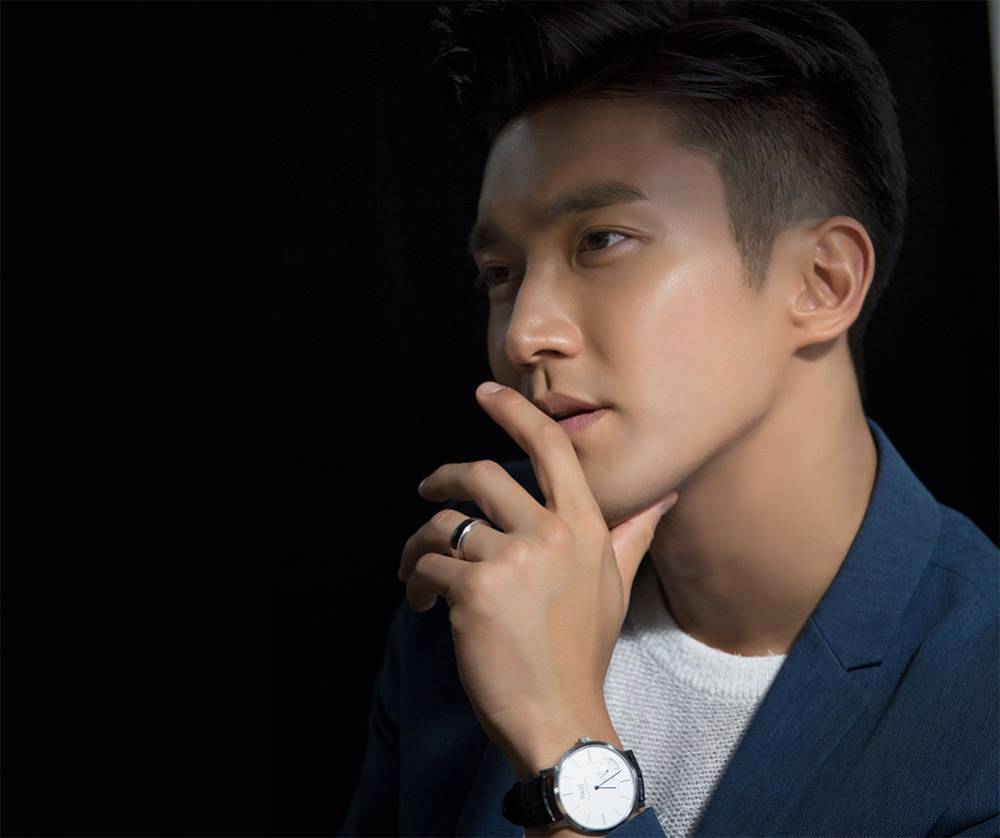 BlackBerryModel's tweet image. Youngest Asian model to be selected for ‘Piaget’ #blackberrymodels #blackberrymodelsreviews
blackberrymodelsmanchester.co.uk/siwon-is-the-y…