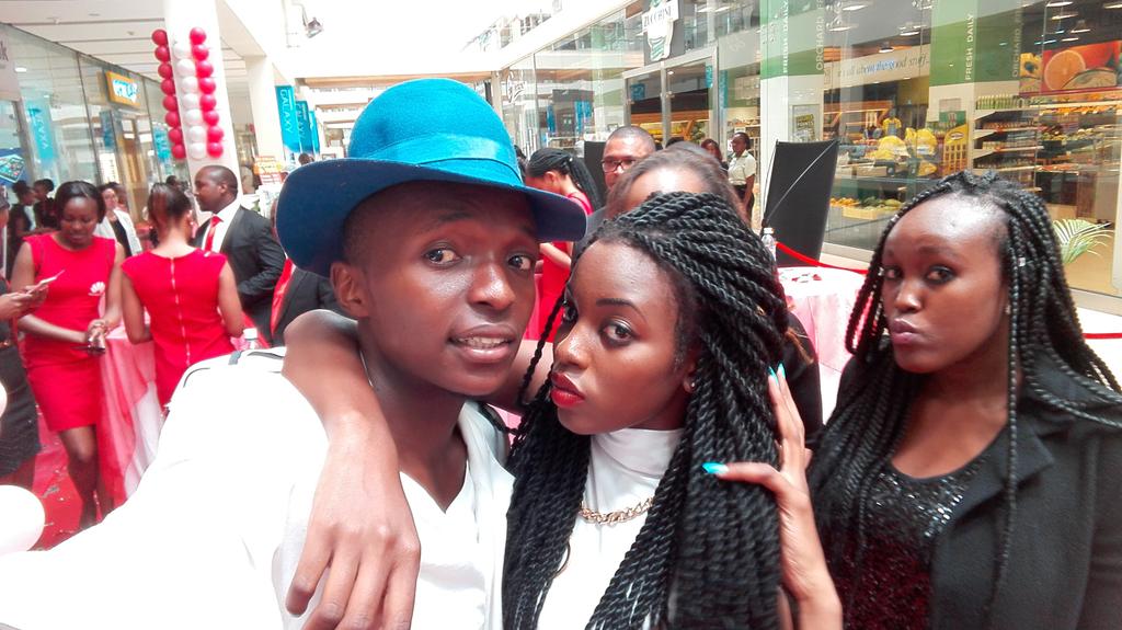 cheche254's tweet photo. Awesome awesome moments 
Great selfies.. 
Perfection
#huaweip8
#hereweare
#makeitpossible
@HuaweiDeviceKE https://t.co/GkoFsEuElZ