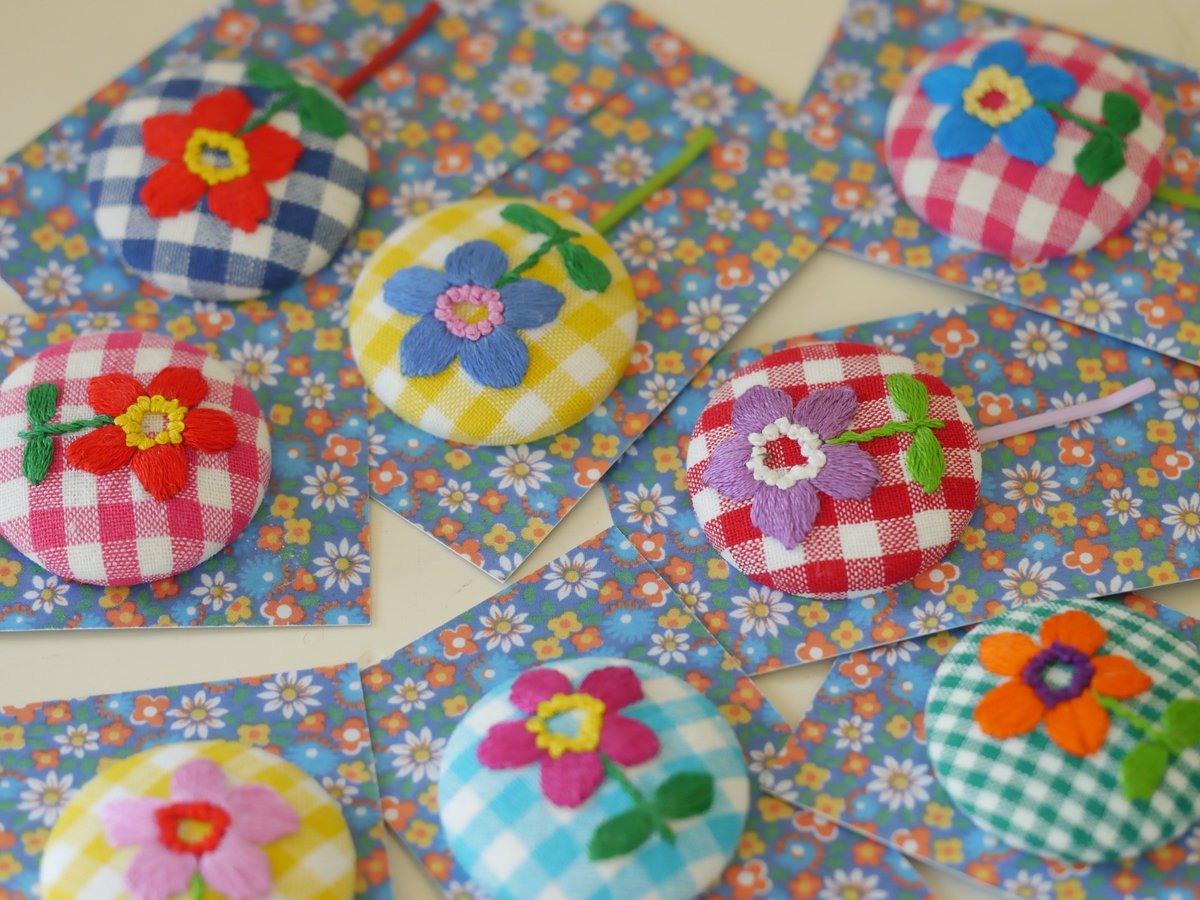 Exclusief te koop bij <a href="/Heppiezwolle/">Heppie!</a>; handgeborduurde haarschuifjes van <a href="/HillOntwerp/">Hill Ontwerp</a> &amp; <a href="/bonthuishouden/">bonthuishouden</a>!