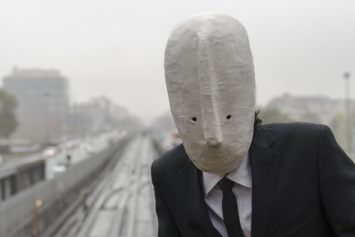 CarnivalFR's tweet photo. Ever get the feeling it is in front of your face, but you can never reach it. https://t.co/2nDUkuDJeF
