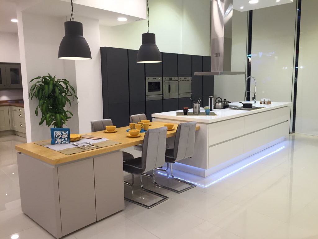 CreativKitchens's tweet photo. #jeddah_showroom #creative_kitchens #LINRAR_AVANT #Symphony https://t.co/kgeui7HJmx