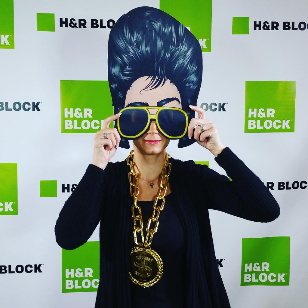 KylieMattu's tweet photo. Set up at the @HRBlockCanada conference at @Marriott #vancouver! #slowmotionvideobooth https://t.co/jfJVhjQpcm